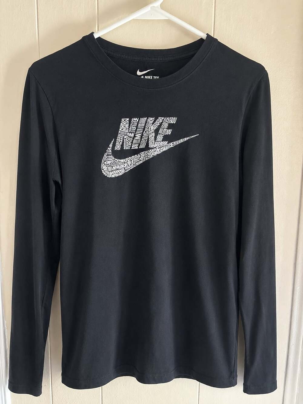 Nike Black Long Sleeve T-Shirt with Tribal Pattern Swoosh Logo Small